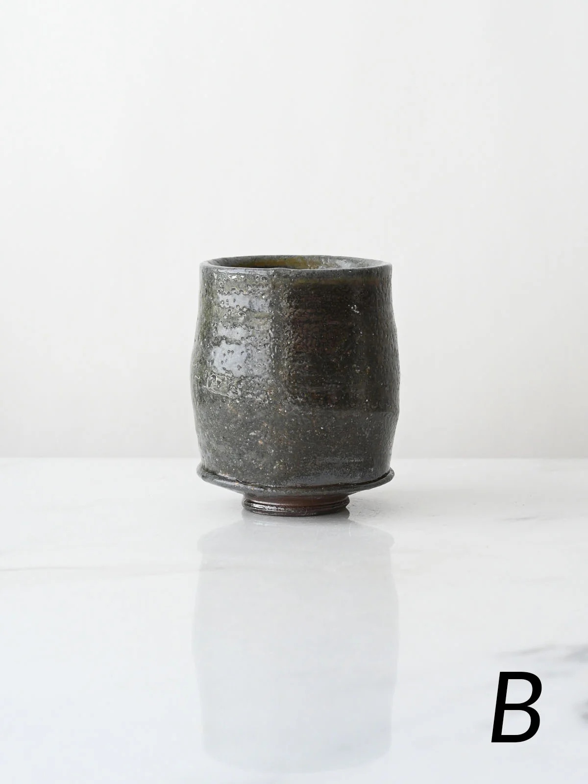 Wild Clay Yunomi in Dark Soda Fire - Image 4